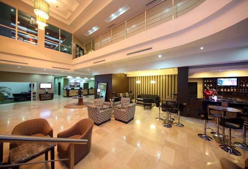 Fotos del hotel Victoria  And Suites Panama:  41