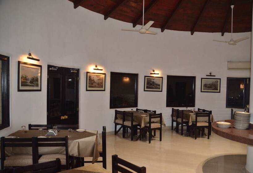 هتل Welcomheritage Tarangi Ramganga Resort, Corbett