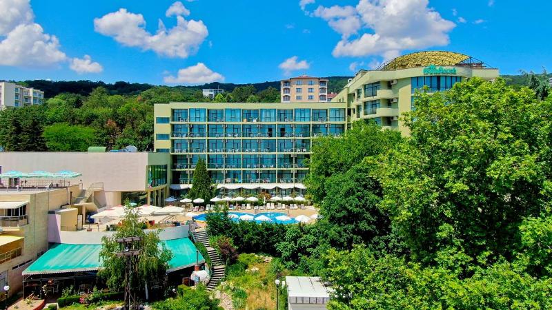 Palm Beach Hotel All Inclusive With Free Beach Package & Private Beach