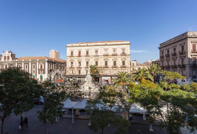 مسافرخانه Da Gianni E Lucia Rooms With Bathroom In The City Center