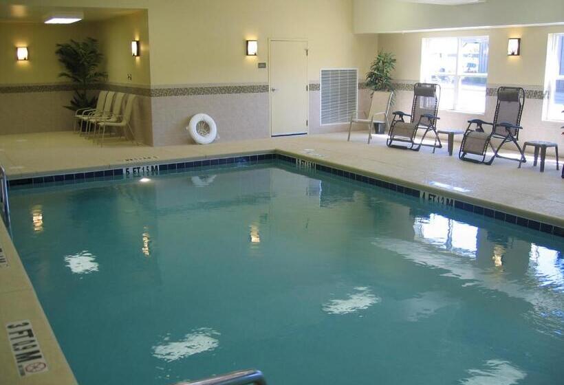 هتل Comfort Inn & Suites
