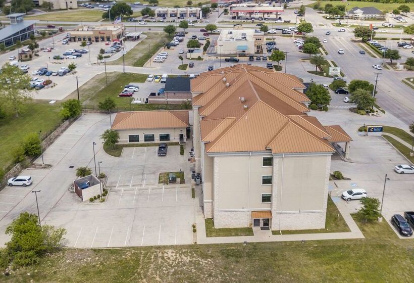 هتل Comfort Inn & Suites Fort Worth  Fossil Creek