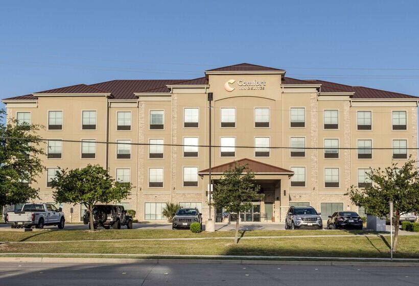 فندق Comfort Inn & Suites Fort Worth  Fossil Creek