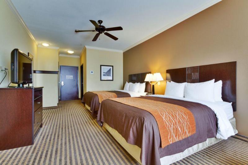 هتل Comfort Inn & Suites Fort Worth  Fossil Creek