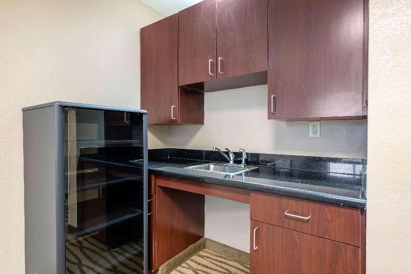 هتل Comfort Suites Cincinnati Airport
