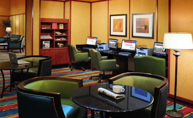 هتل Courtyard By Marriott San Antonio Riverwalk
