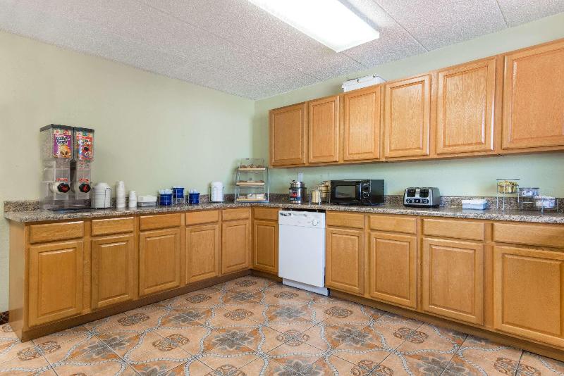 فندق Days Inn & Suites By Wyndham Springfield On I44