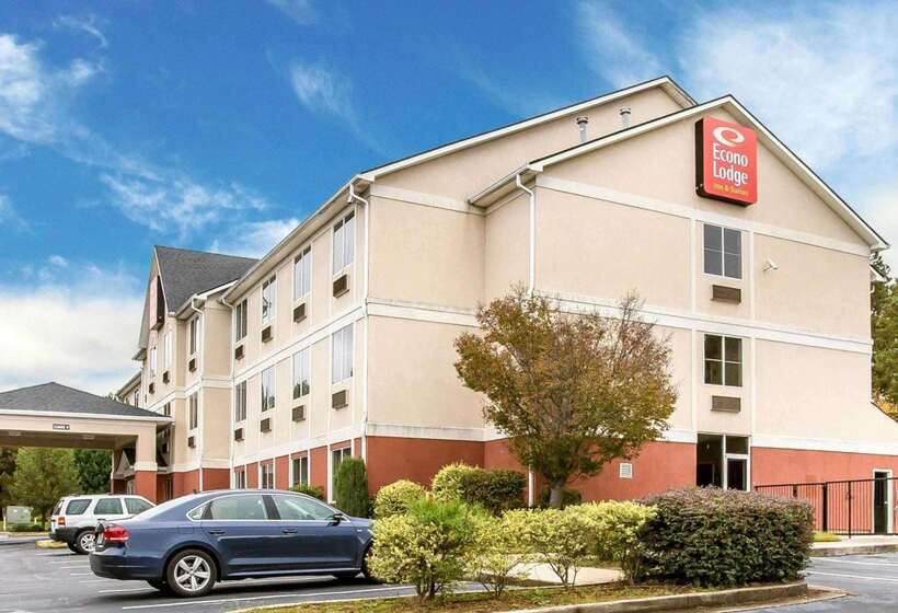 هتل Econo Lodge  Inn & Suites