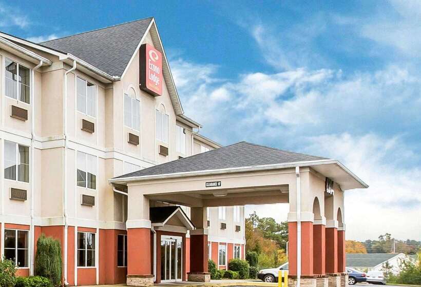 هتل Econo Lodge  Inn & Suites