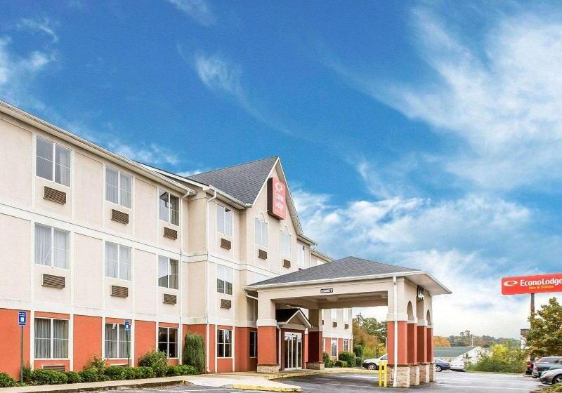 هتل Econo Lodge  Inn & Suites