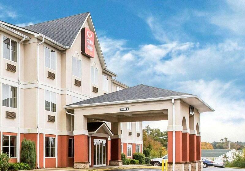 هتل Econo Lodge  Inn & Suites