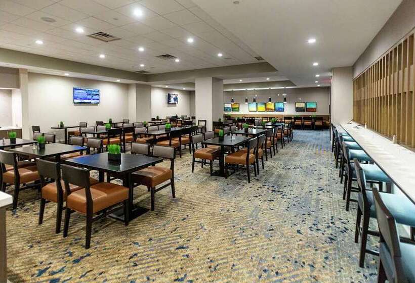 هتل Embassy Suites By Hilton Columbus Dublin