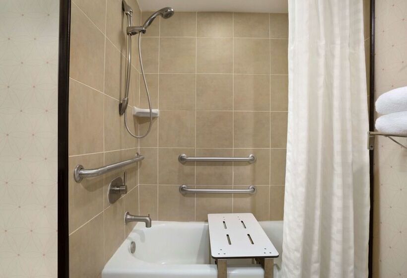 בית מלון כפרי Embassy Suites By Hilton Jackson North Ridgeland