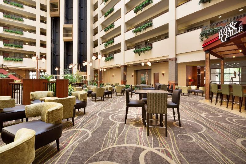 هتل Embassy Suites By Hilton Lincoln