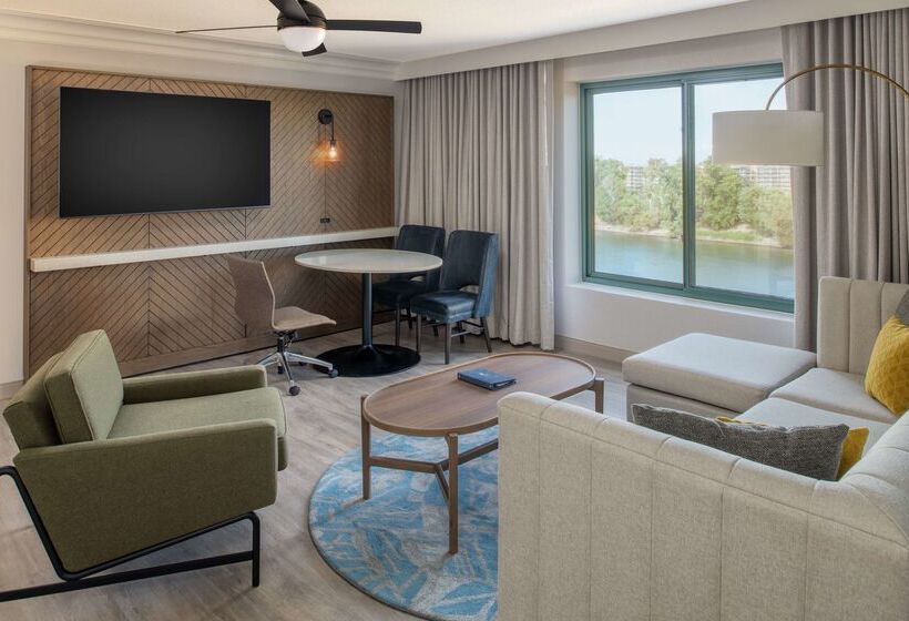 فندق Embassy Suites By Hilton Sacramento Riverfront Promenade
