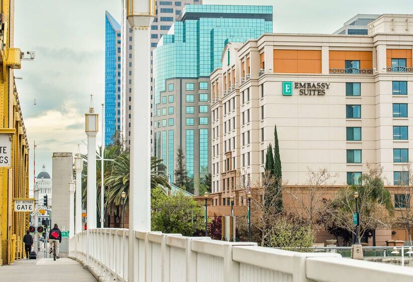 فندق Embassy Suites By Hilton Sacramento Riverfront Promenade