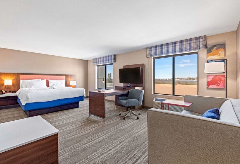 Отель Hampton Inn & Suites Greeley