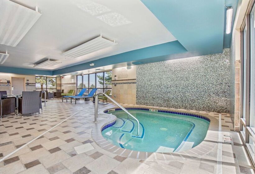 בית מלון כפרי Hampton Inn & Suites Greeley