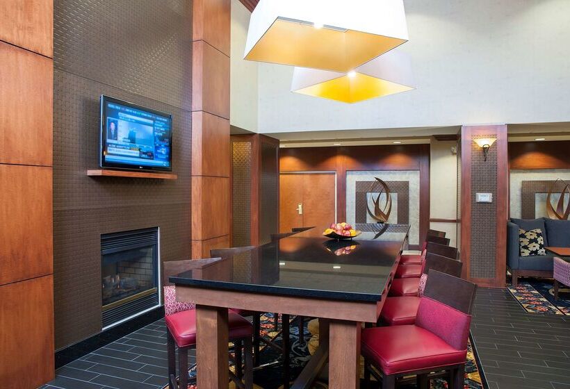 هتل Hampton Inn And Suites Indianapolis Fishers
