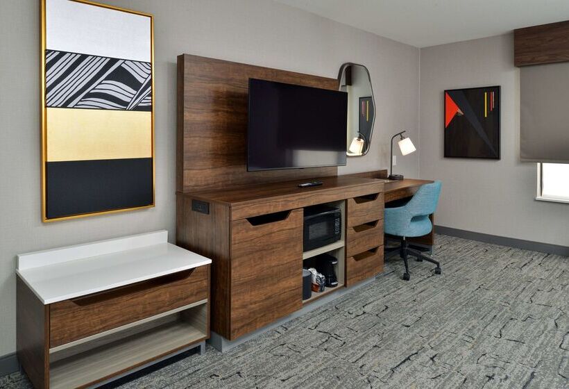 هتل Hampton Inn And Suites Las Vegas Airport