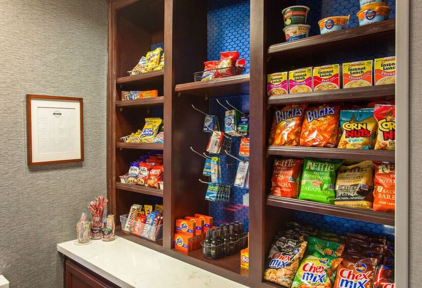 هتل Hampton Inn & Suites Merced
