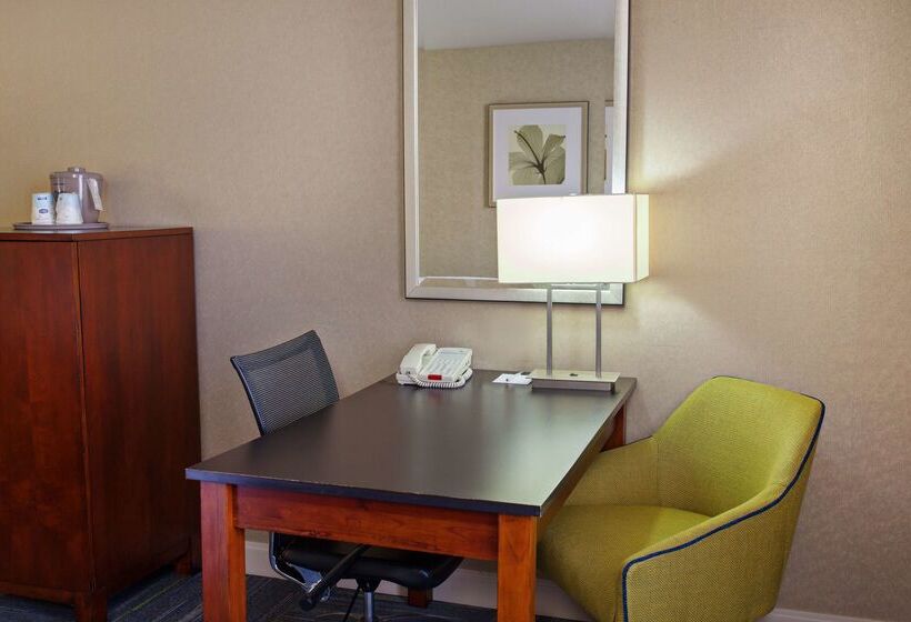 هتل Hampton Inn & Suites Merced