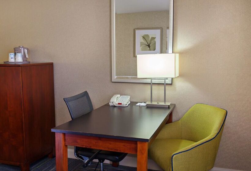 هتل Hampton Inn And Suites Merced