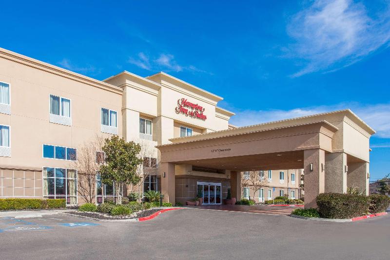 هتل Hampton Inn & Suites Merced