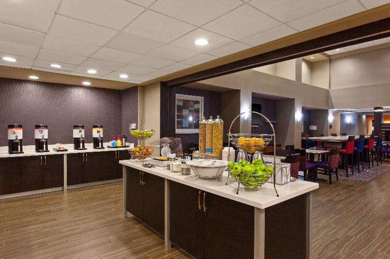 هتل Hampton Inn & Suites Merced