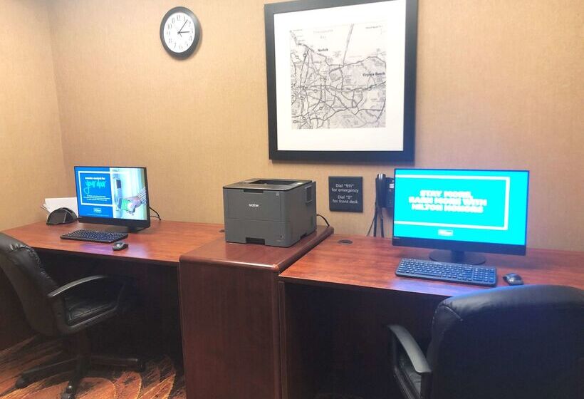 هتل Hampton Inn & Suites Norfolk Airport