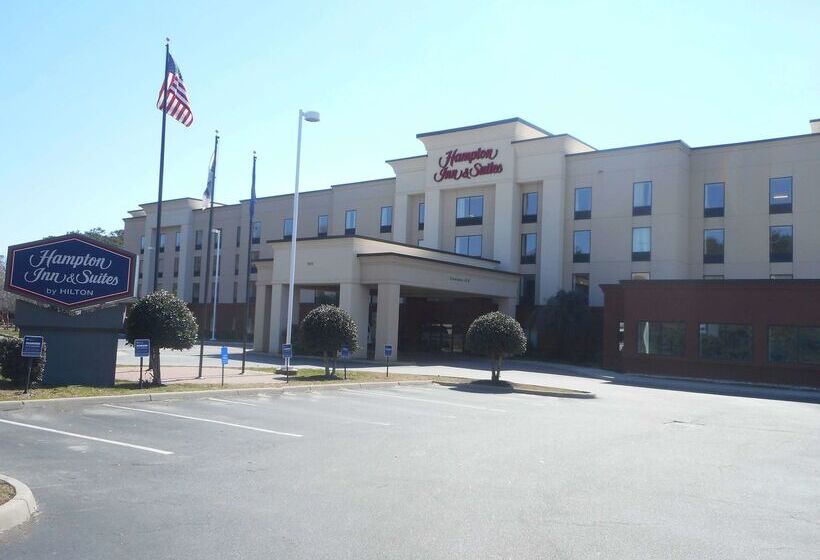 Отель Hampton Inn And Suites Norfolk Airport