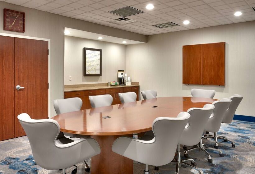 هتل Hampton Inn & Suites Pocatello