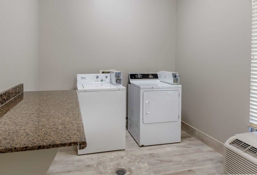 هتل Hampton Inn Brownwood