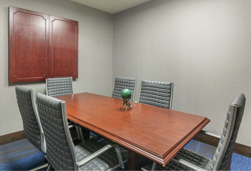 هتل Hampton Inn Brownwood