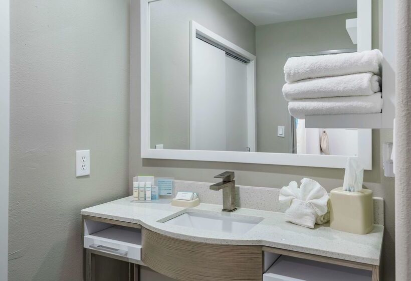 هتل Hampton Inn Brownwood