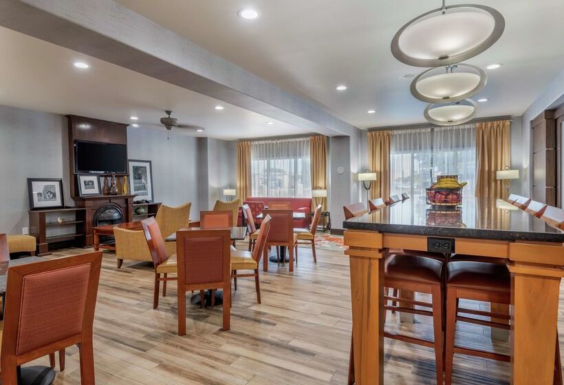 هتل Hampton Inn Brownwood