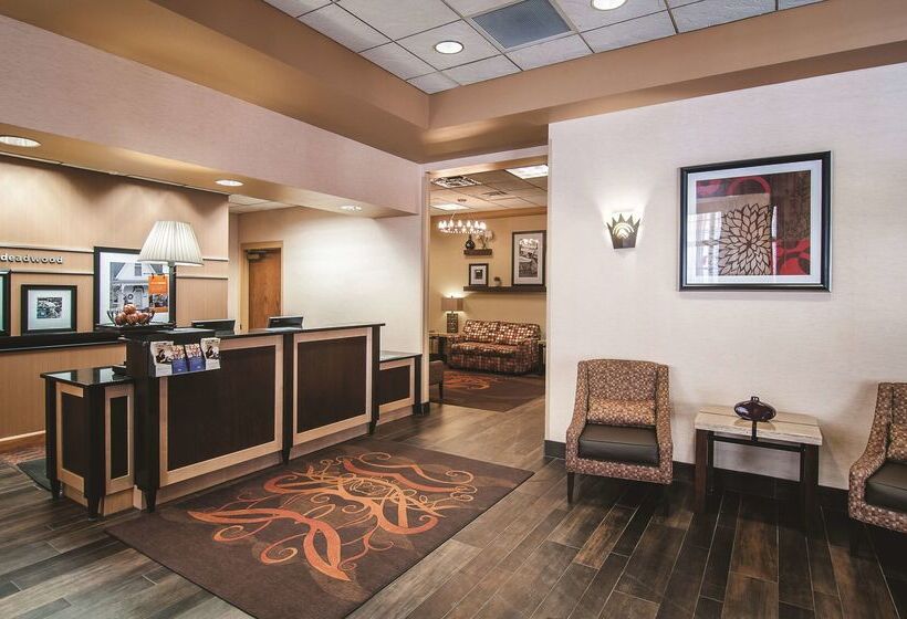 هتل Hampton Inn Deadwood At Tin Lizzie Gaming Resort