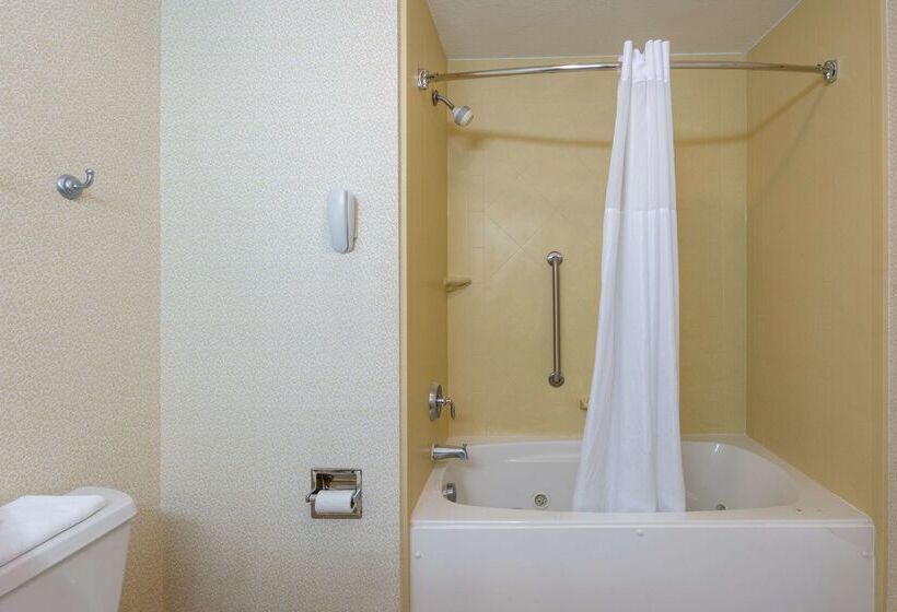 Отель Hampton Inn Londonnorth