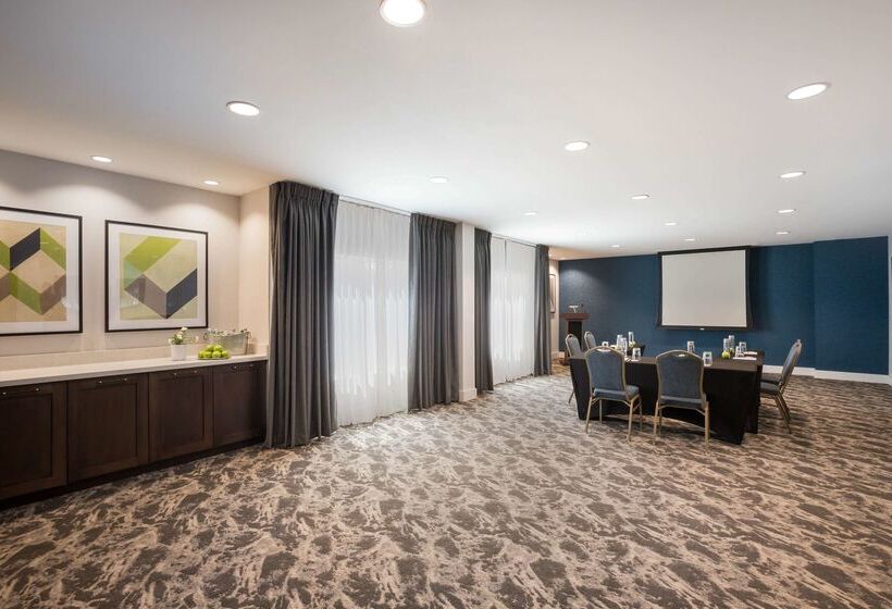 هتل Hampton Inn Princeton