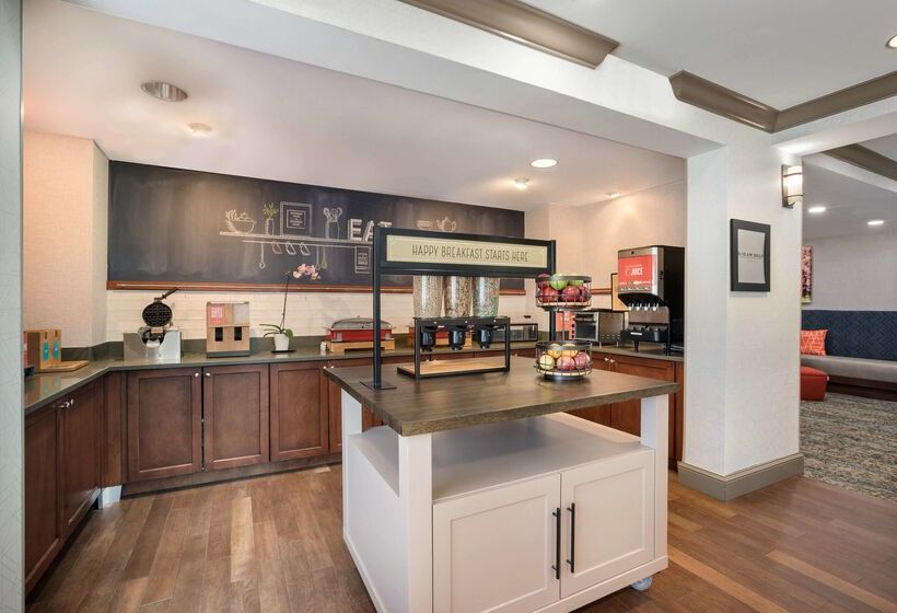 هتل Hampton Inn Princeton