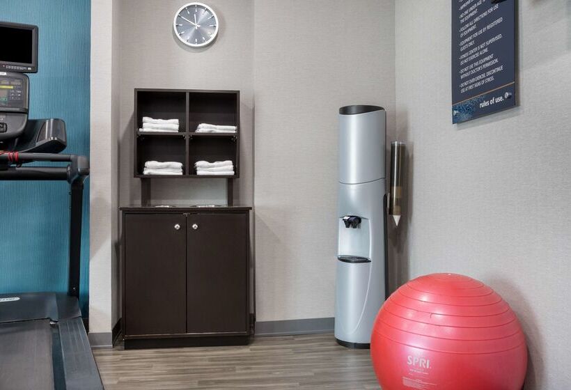 هتل Hampton Inn Princeton