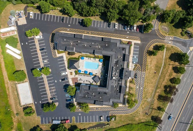 هتل Hampton Inn Princeton