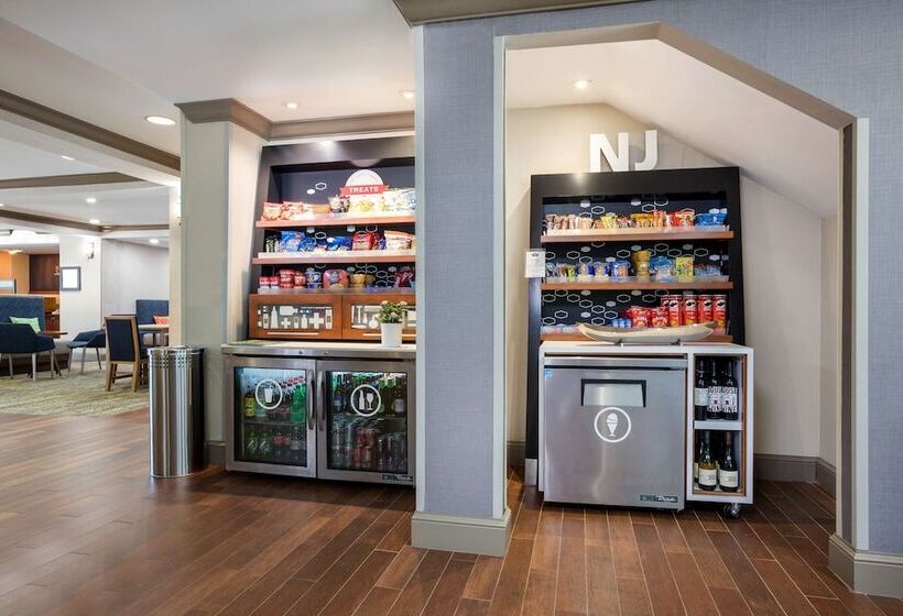 هتل Hampton Inn Princeton