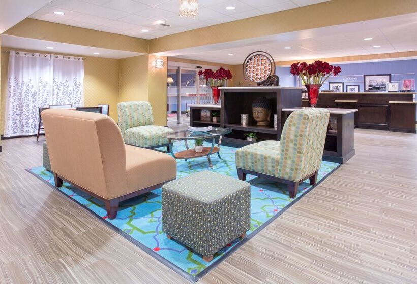 هتل Hampton Inn Santa Rosa