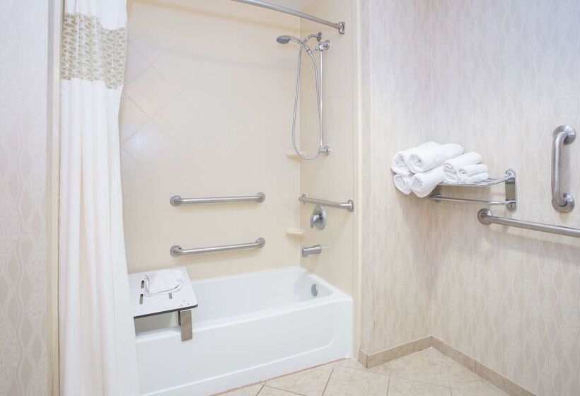 هتل Hampton Inn Santa Rosa