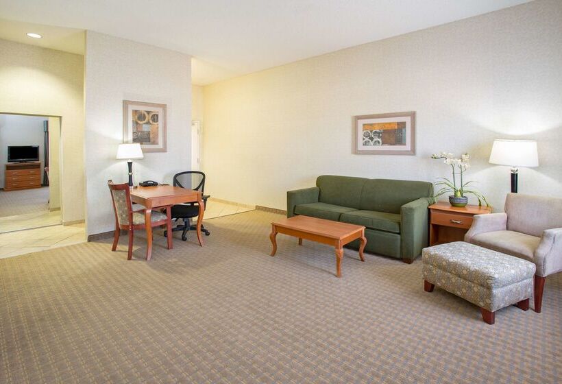 هتل Hampton Inn Santa Rosa