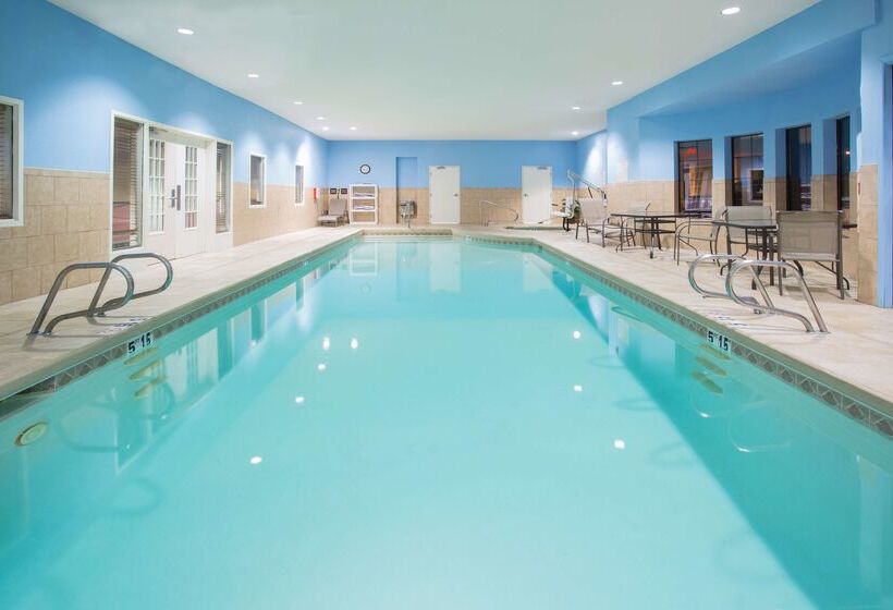 هتل Hampton Inn Santa Rosa