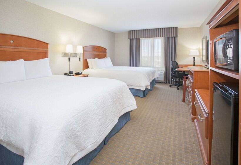 هتل Hampton Inn Santa Rosa