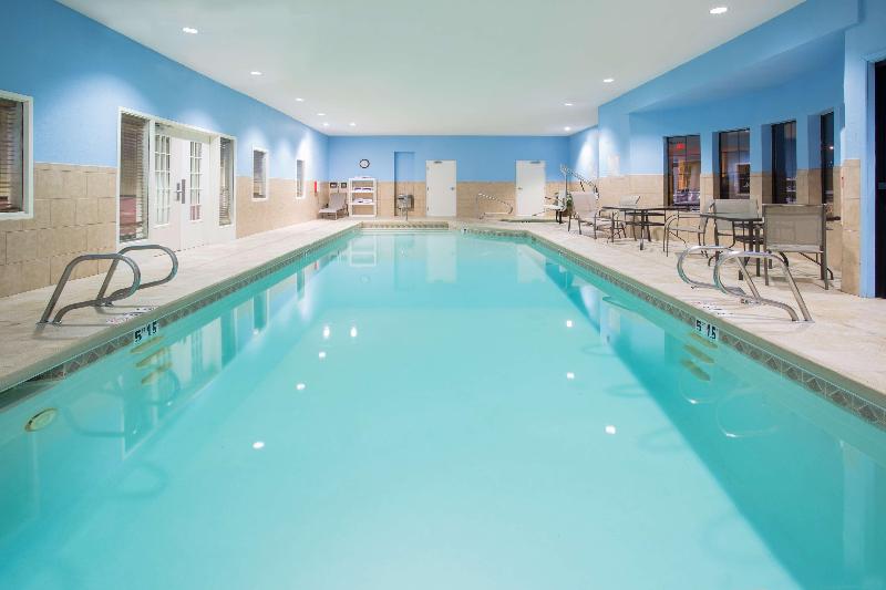هتل Hampton Inn Santa Rosa
