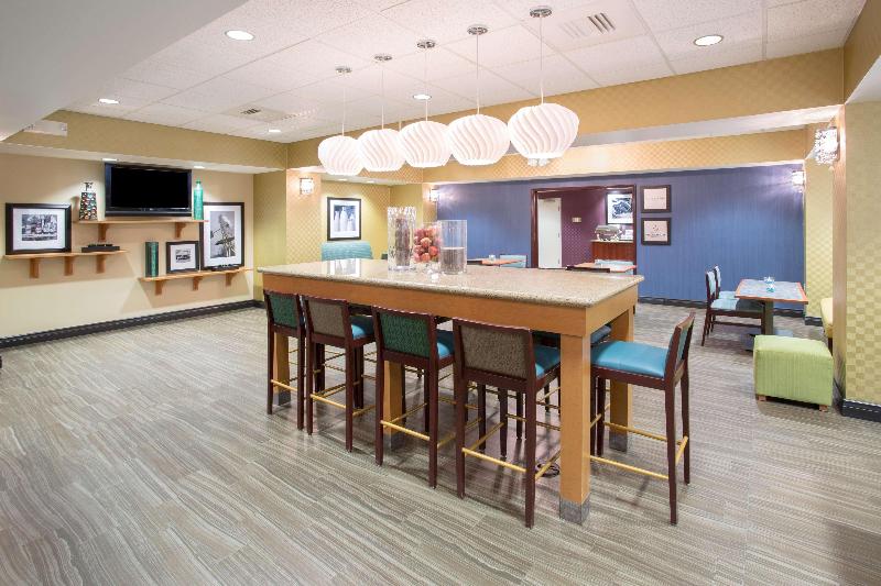 هتل Hampton Inn Santa Rosa